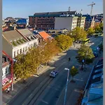 Romslig Studioleilighet Med Utsikt Over Kongensgate Trondheim