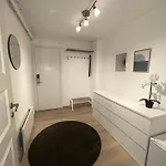 Romslig Studioleilighet Med Utsikt Over Kongensgate Apartman *